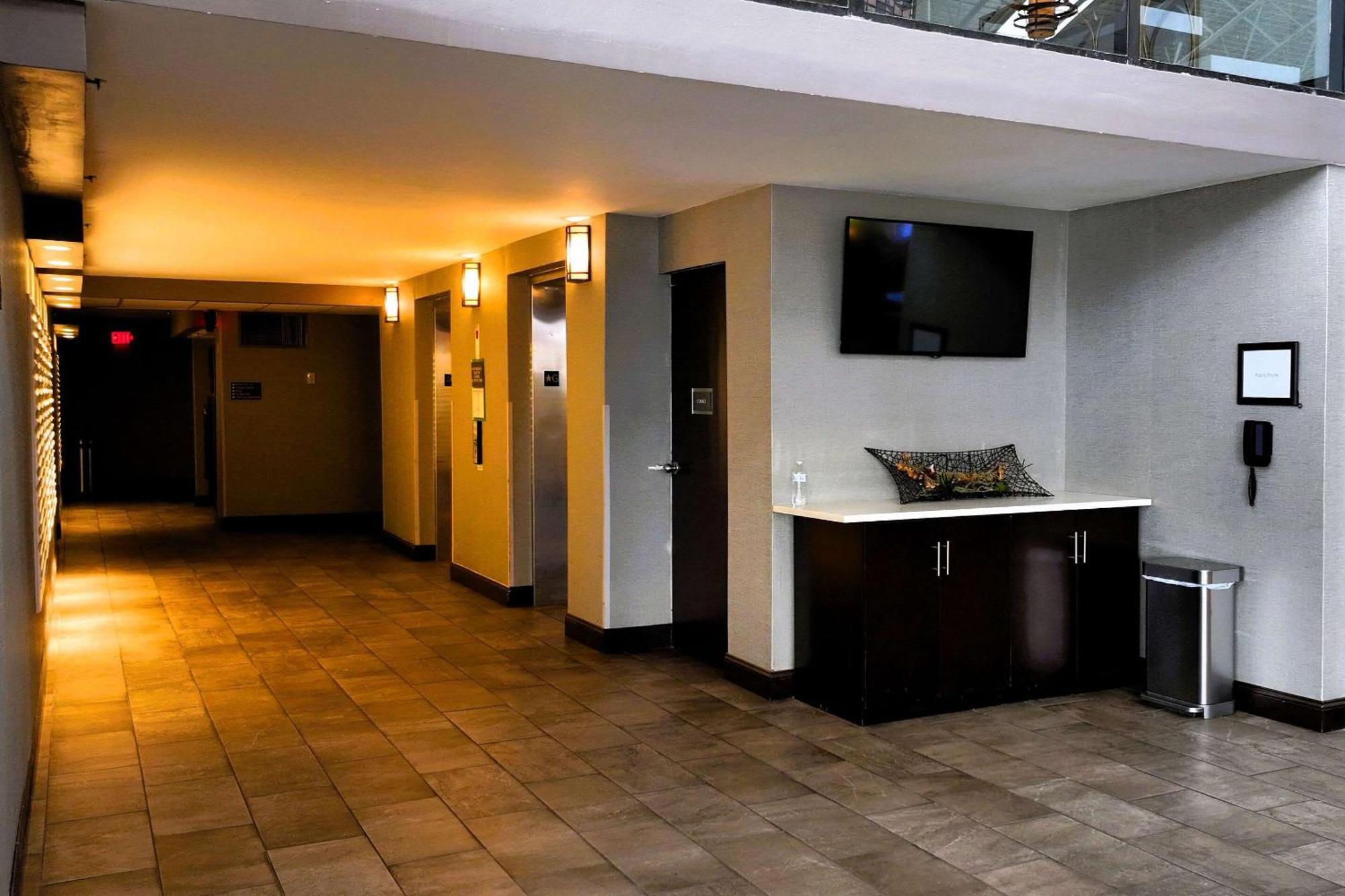 The Great Rivers, Ascend Hotel Collection Alton Exterior photo